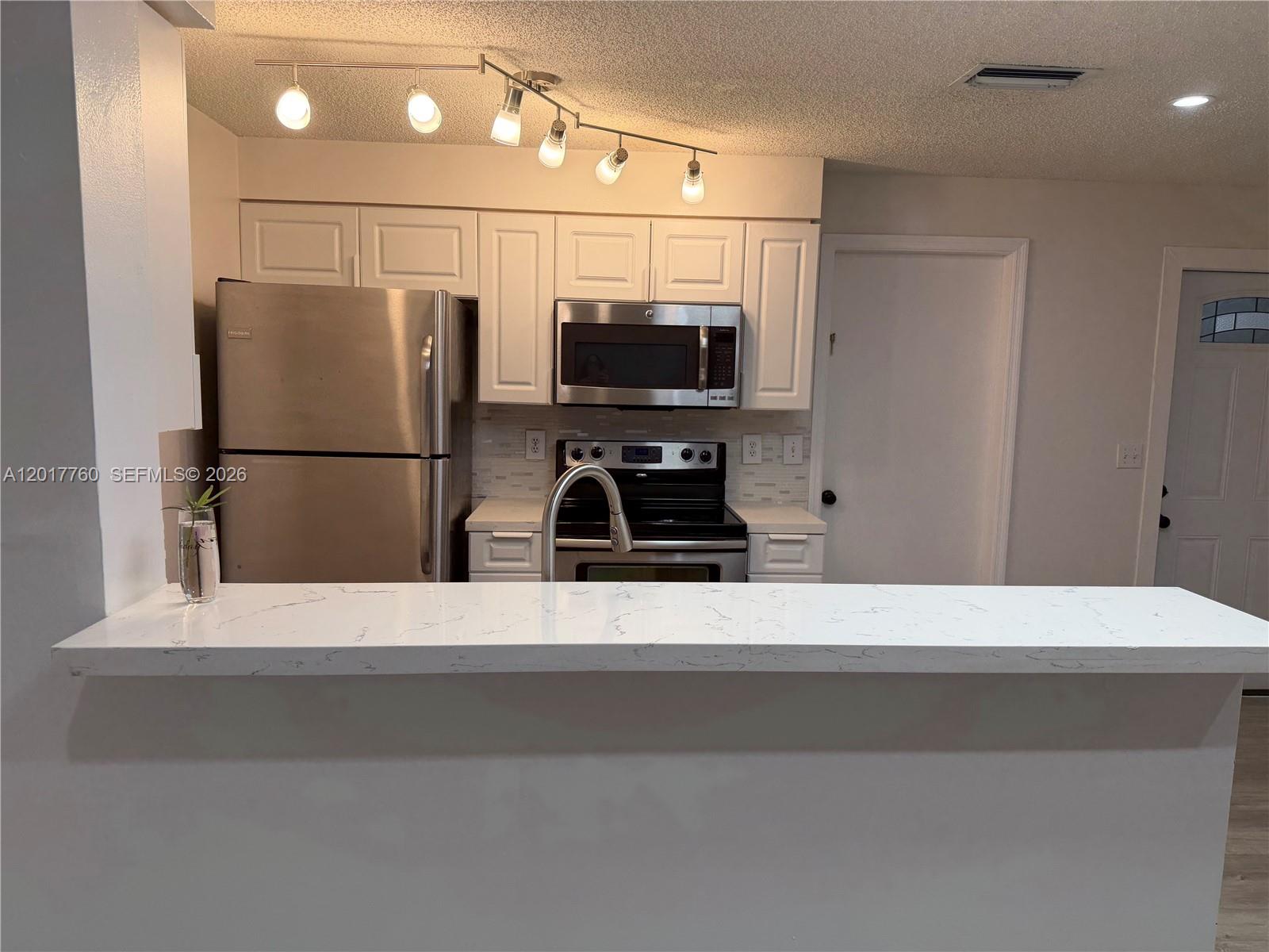 A12017760 Property Photo 5