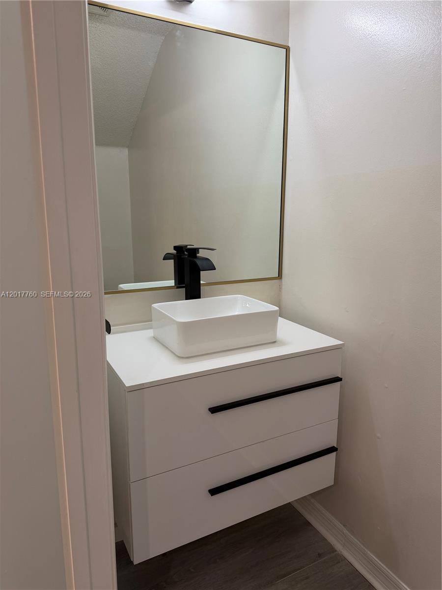 A12017760 Property Photo 9