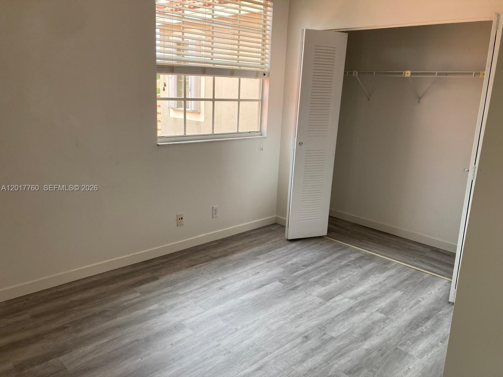 A12017760 Property Photo 22