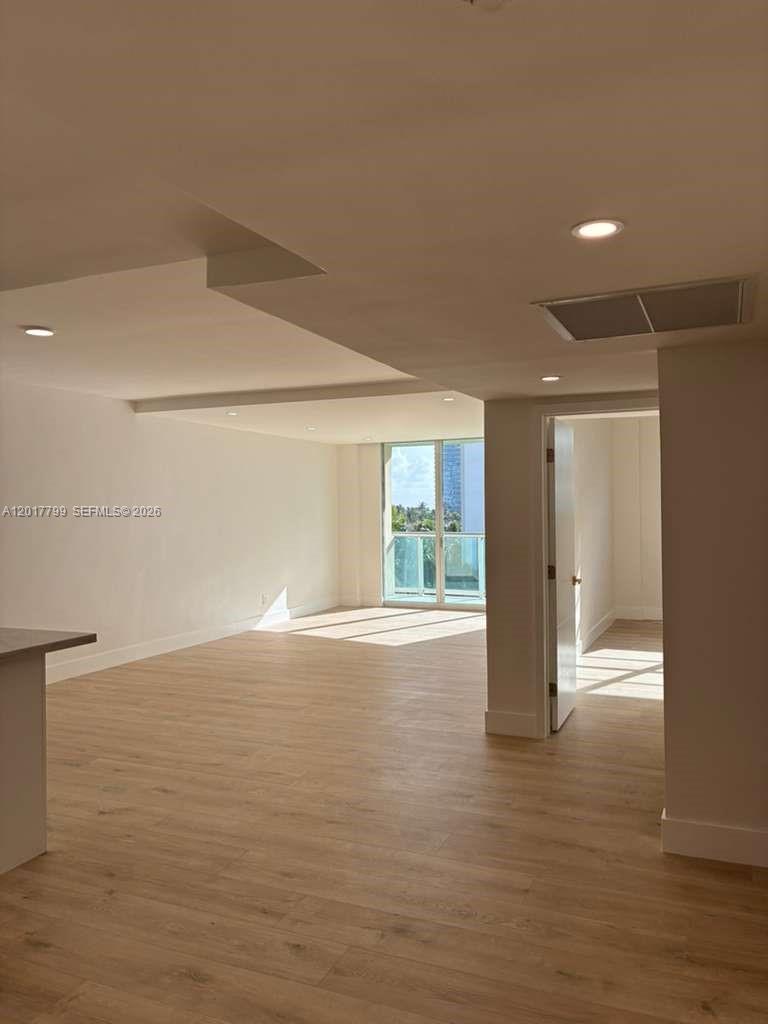 19390 Collins Avenue 520 Property Photo 1