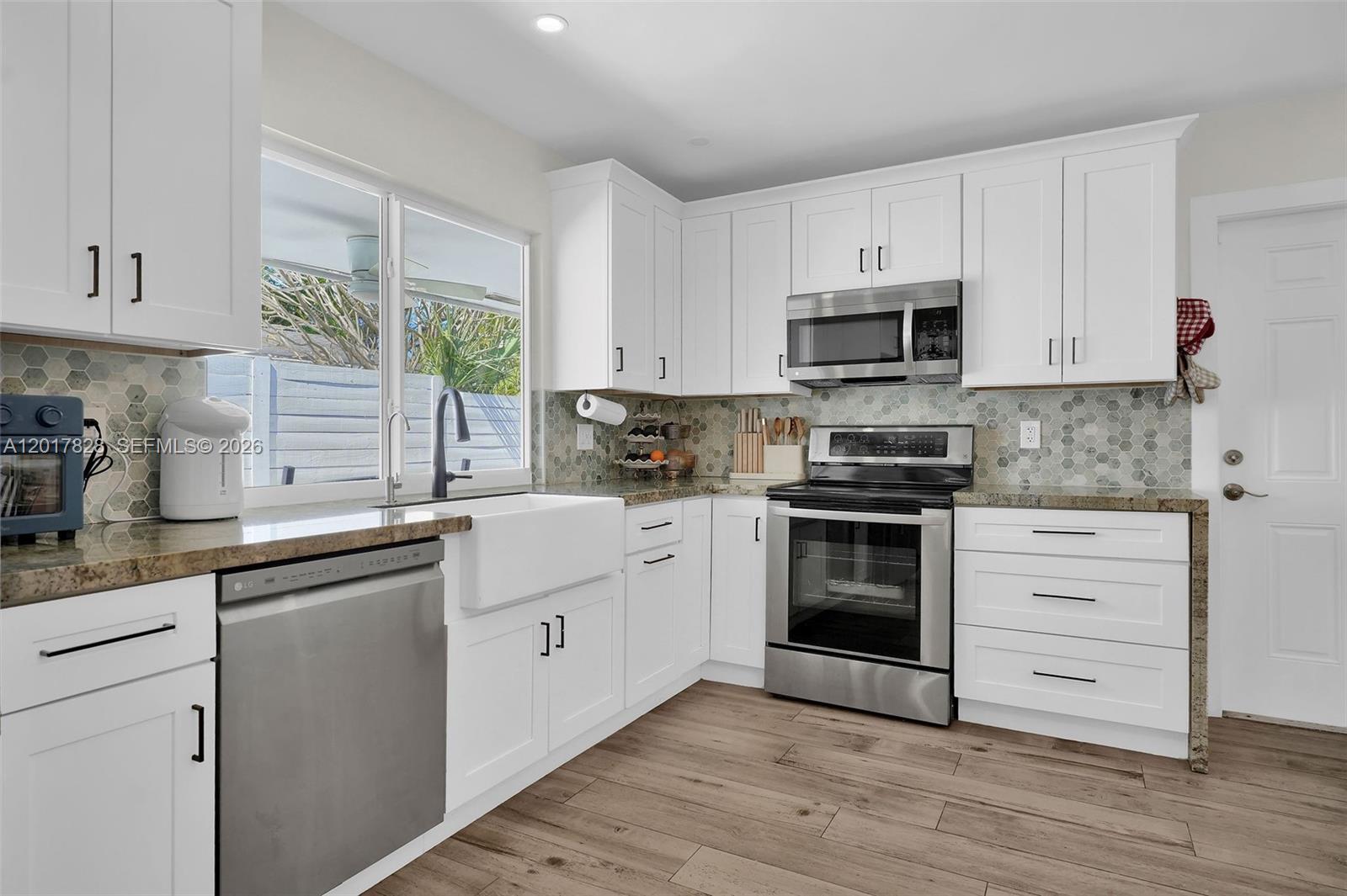 1301 Hollywood Boulevard Property Photo 3