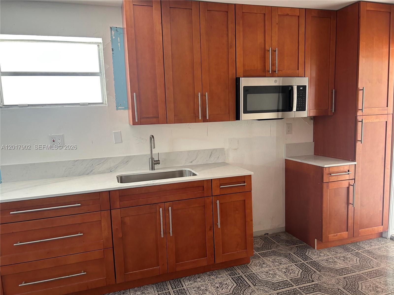 A12017902 Property Photo 4
