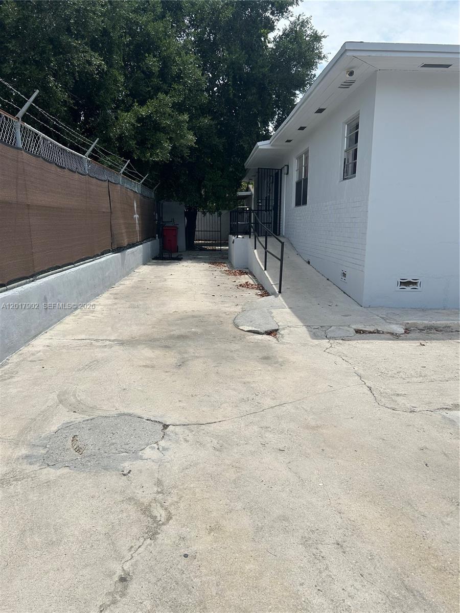 A12017902 Property Photo 9
