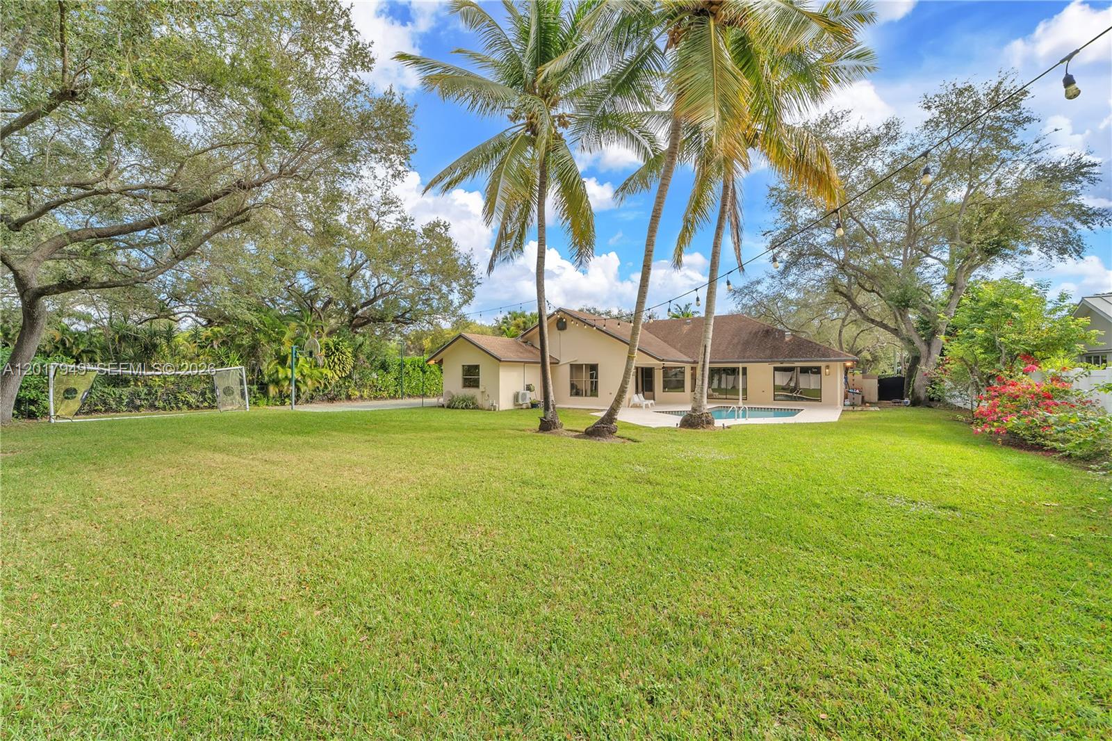 10330 Sw 58th Court Property Photo 3