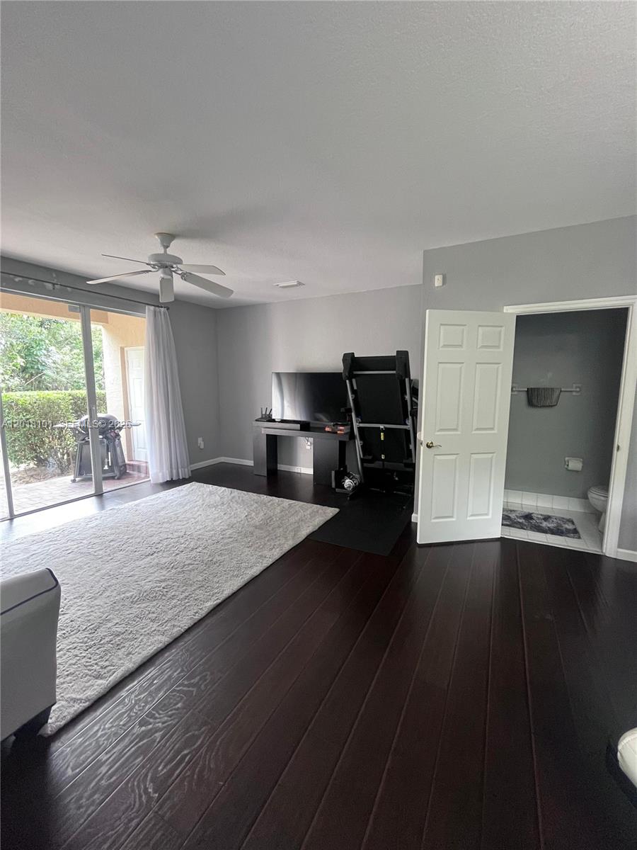 681 Nw 42nd Avenue - Property Photo 11