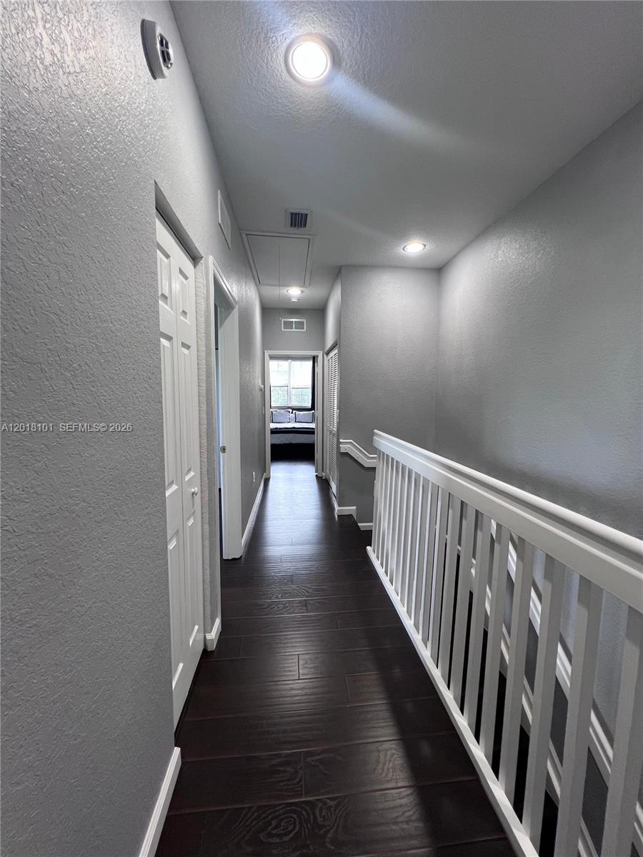 681 Nw 42nd Avenue - Property Photo 15