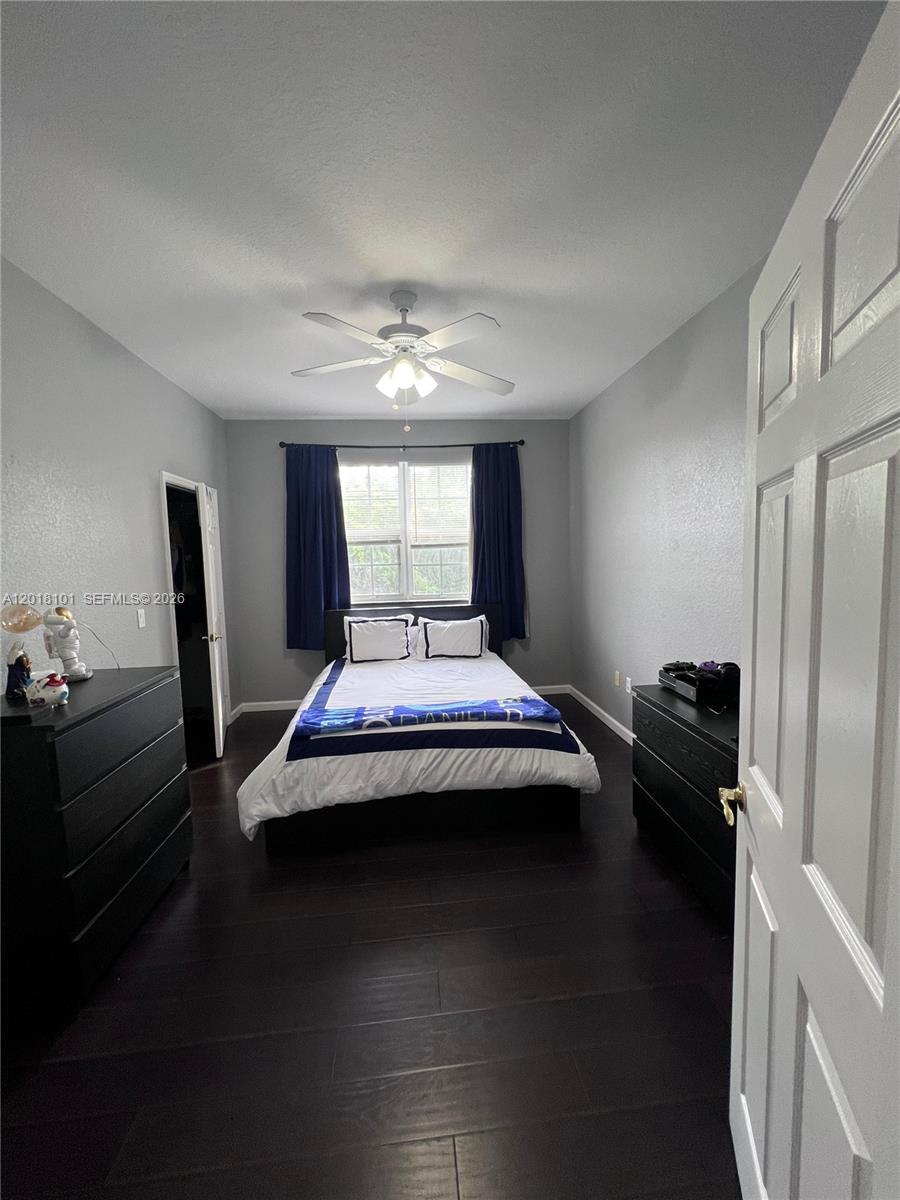 681 Nw 42nd Avenue - Property Photo 16