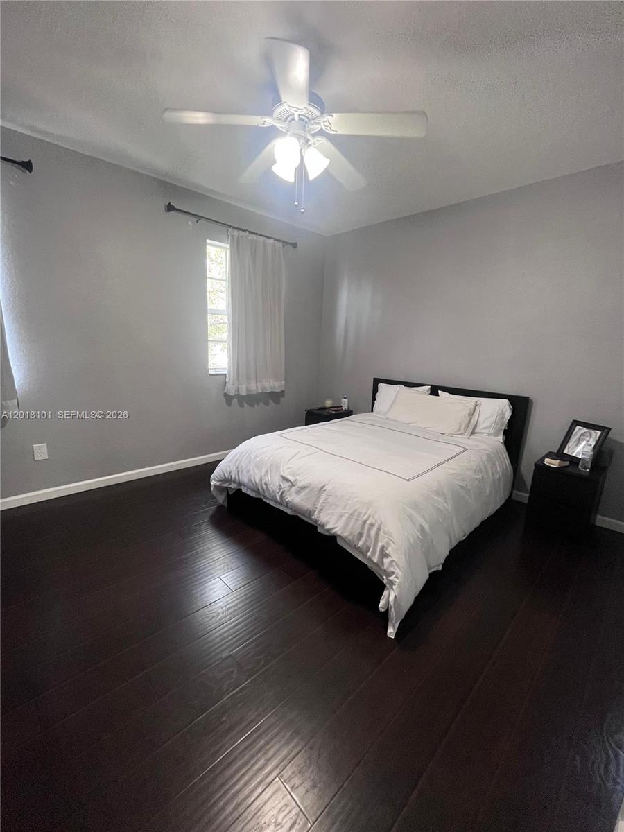 681 Nw 42nd Avenue - Property Photo 26