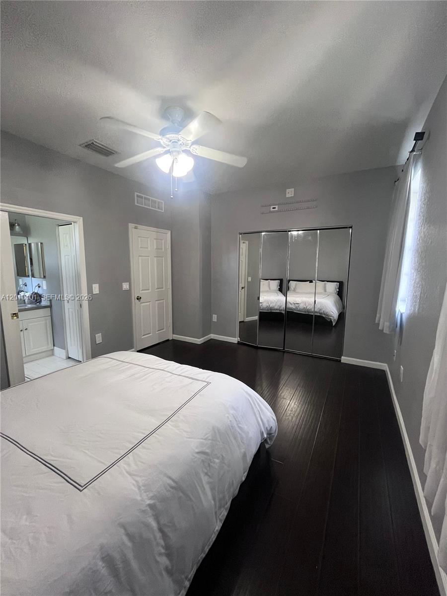 681 Nw 42nd Avenue - Property Photo 27