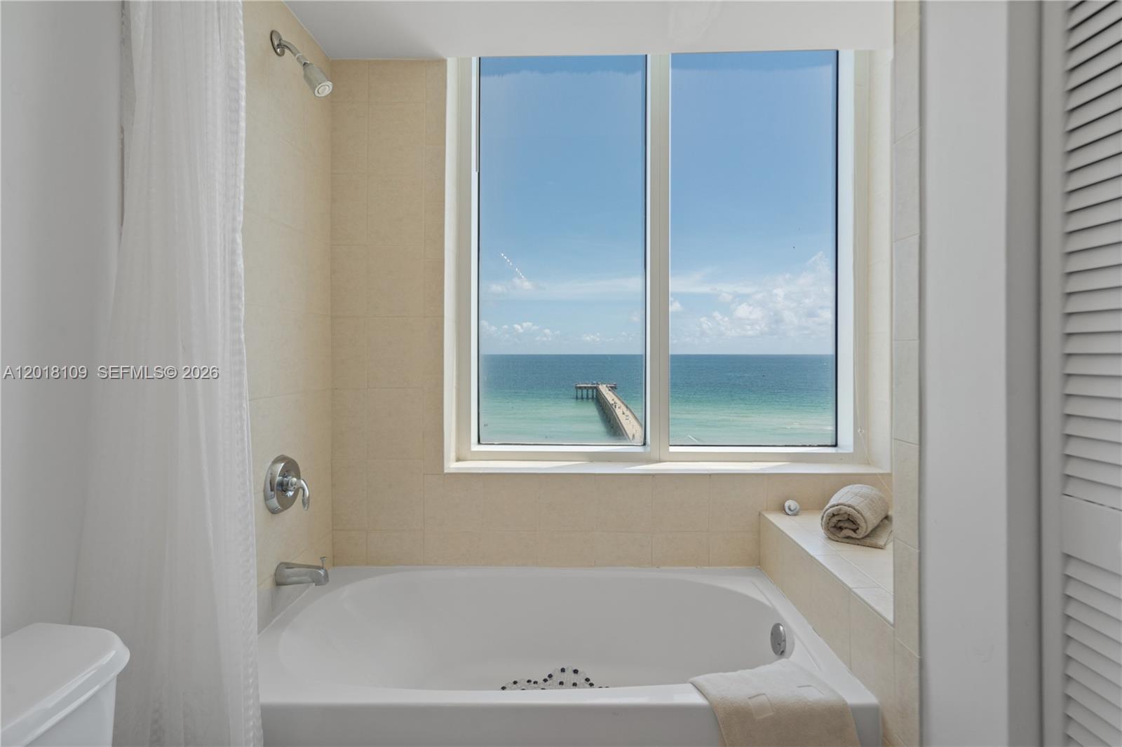 16699 Collins Avenue 702 Property Photo 7