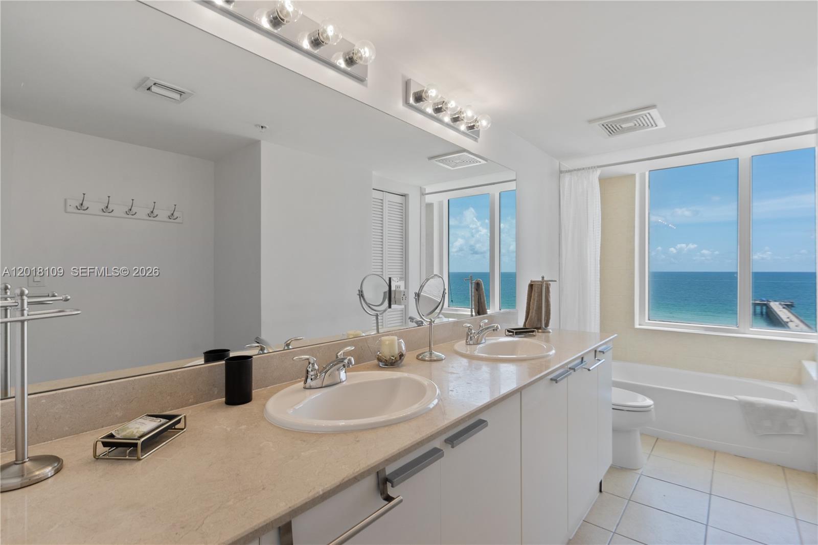 16699 Collins Avenue 702 Property Photo 8