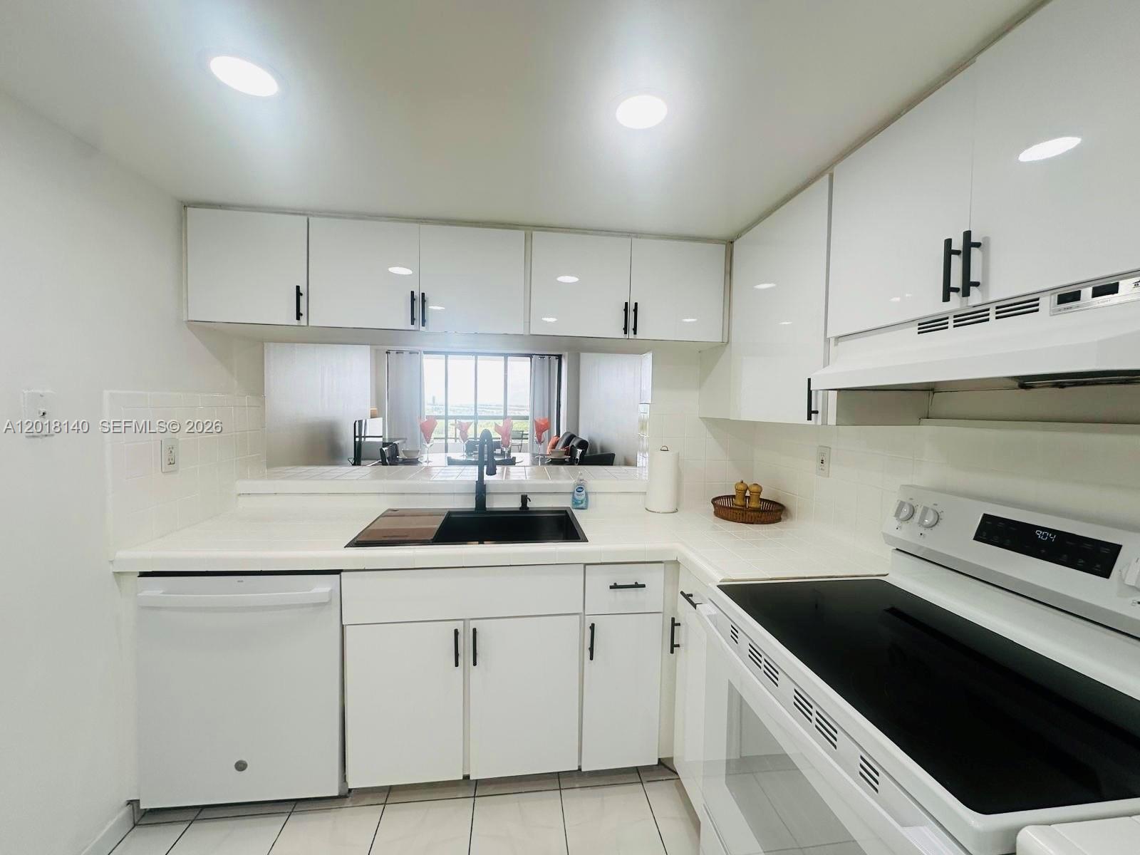 2555 Collins Avenue 1804 Property Photo 3