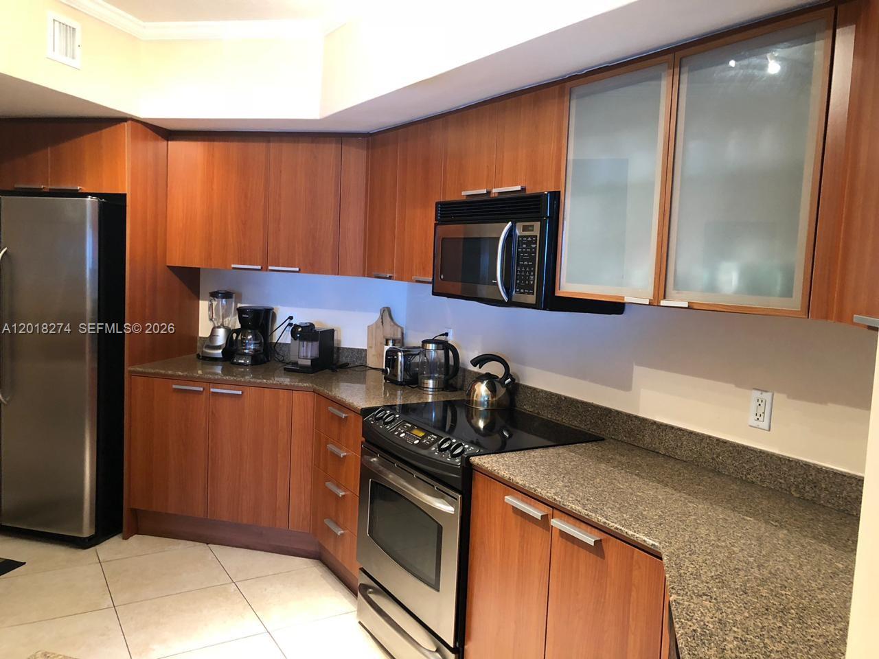 16699 Collins Avenue 2003 Property Photo 5