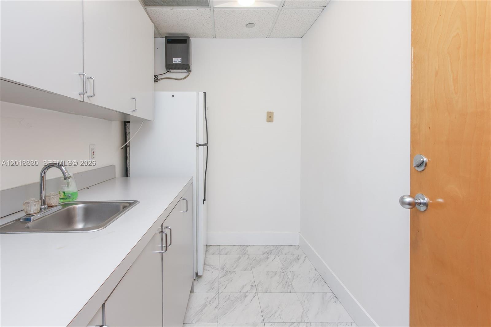 A12018330 Property Photo 3