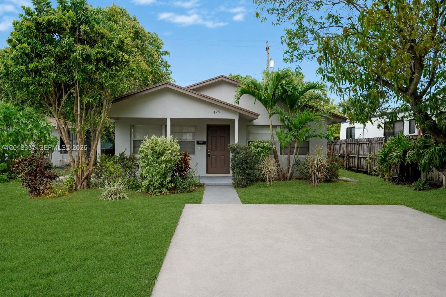 429 Avenida Hermosa Property Photo 1