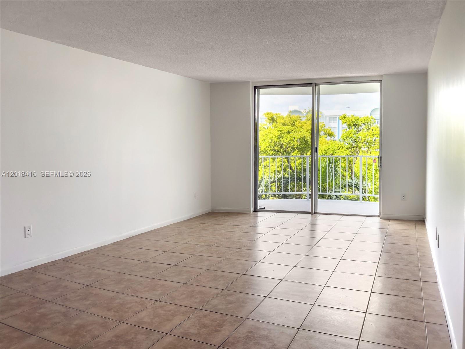 496 Nw 165th St Road D-410 Property Photo 1