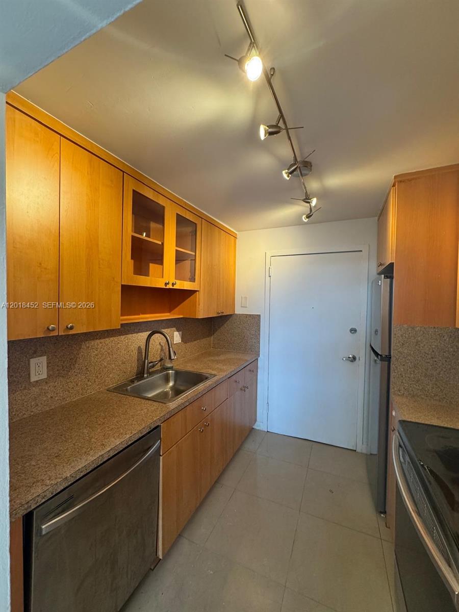 2020 Ne 135th Street 303 Property Photo 5