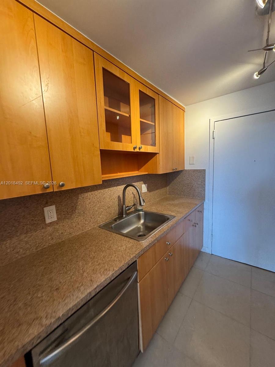 2020 Ne 135th Street 303 Property Photo 6
