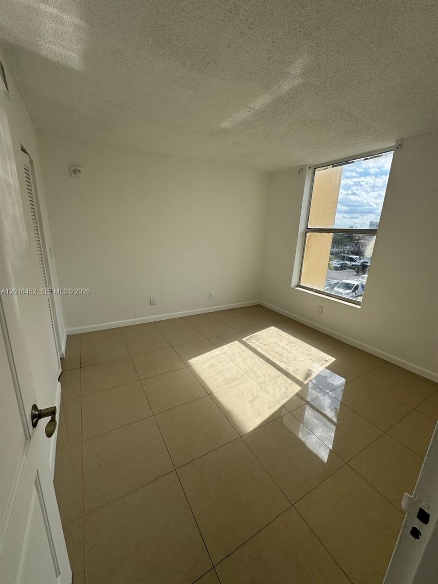 2020 Ne 135th Street 303 Property Photo 7
