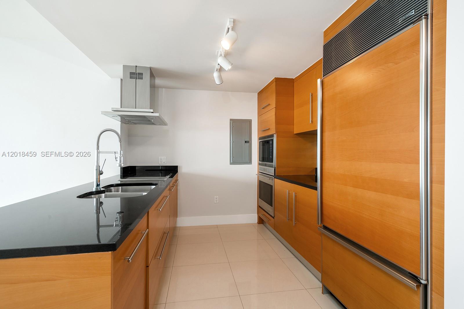 495 Brickell Avenue 2703 Property Photo 10