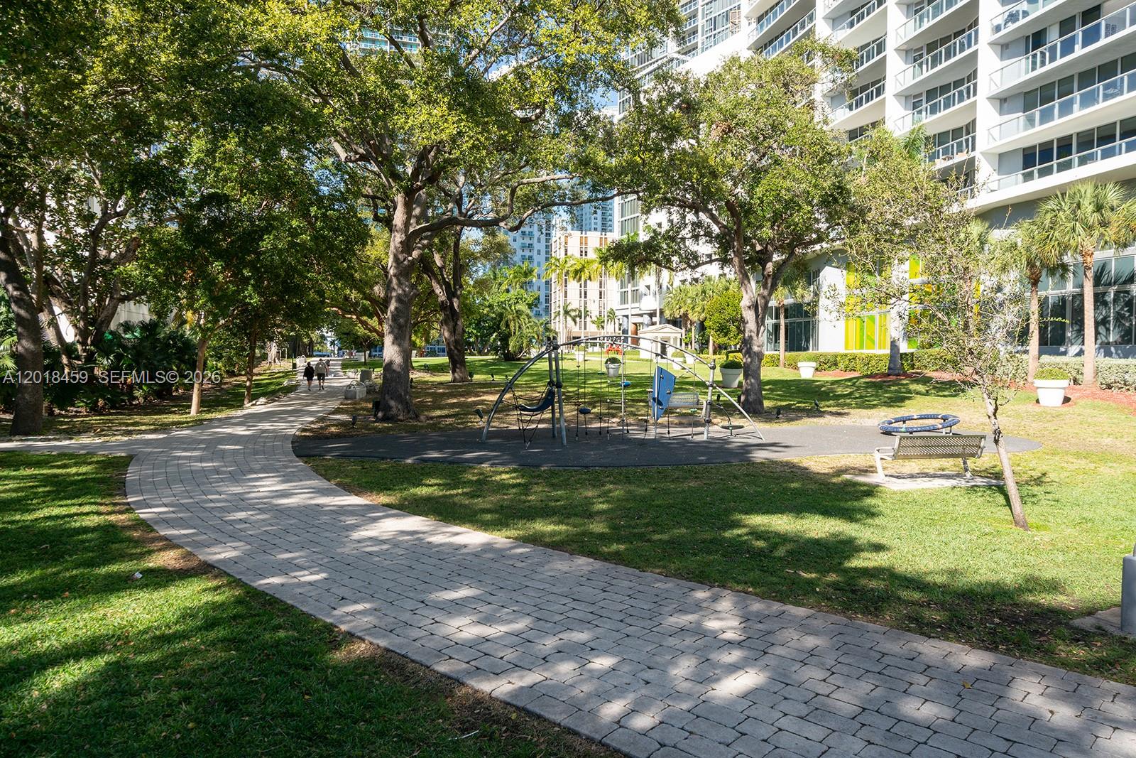 495 Brickell Avenue 2703 Property Photo 28