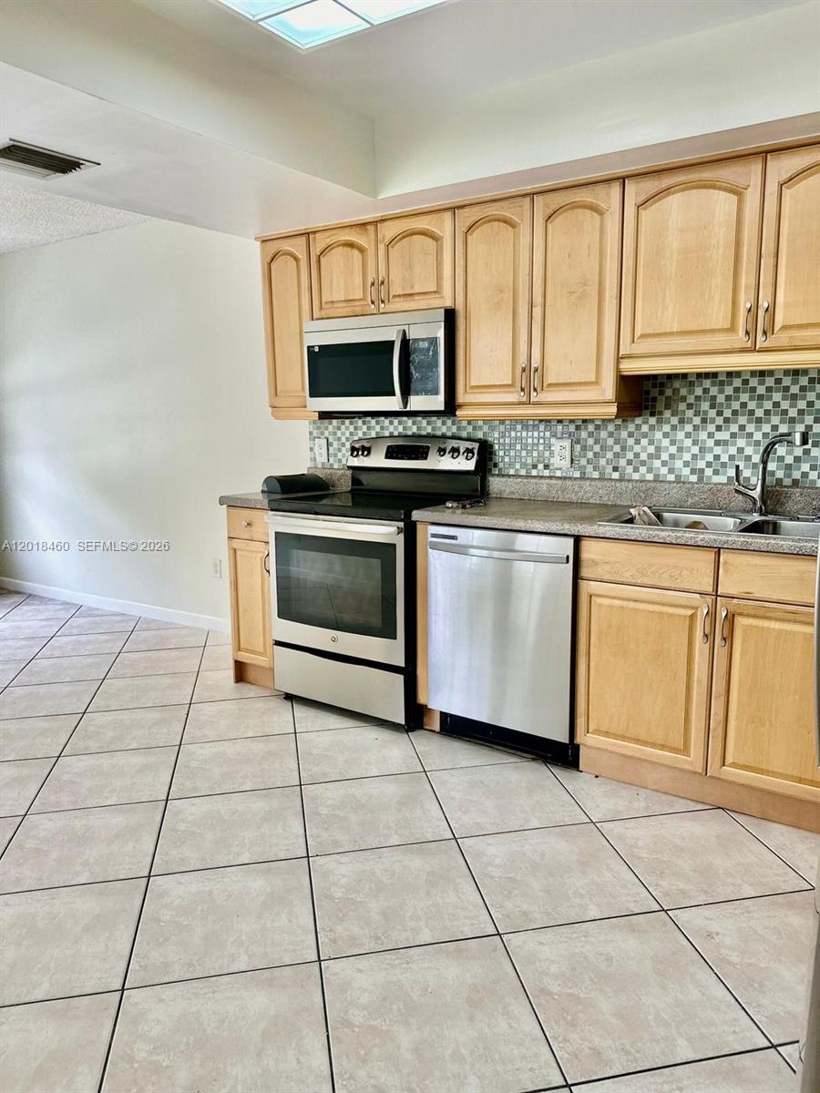 14530 Sw 142nd Ct Circle Property Photo 6