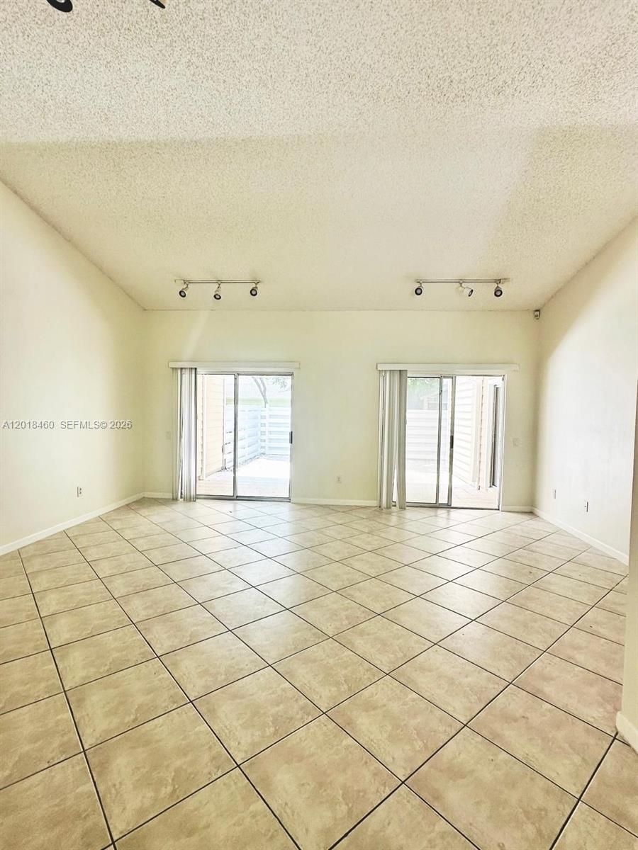 14530 Sw 142nd Ct Circle Property Photo 9