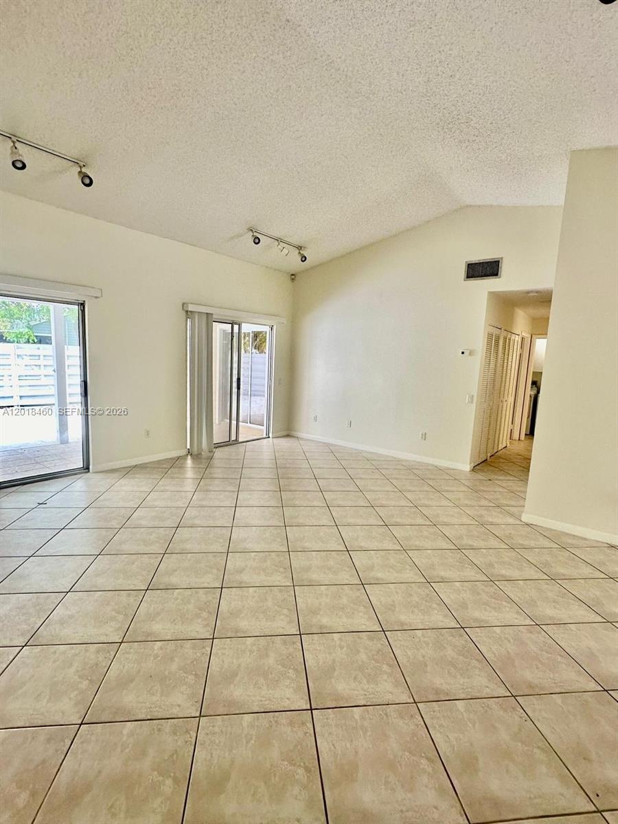 14530 Sw 142nd Ct Circle Property Photo 10