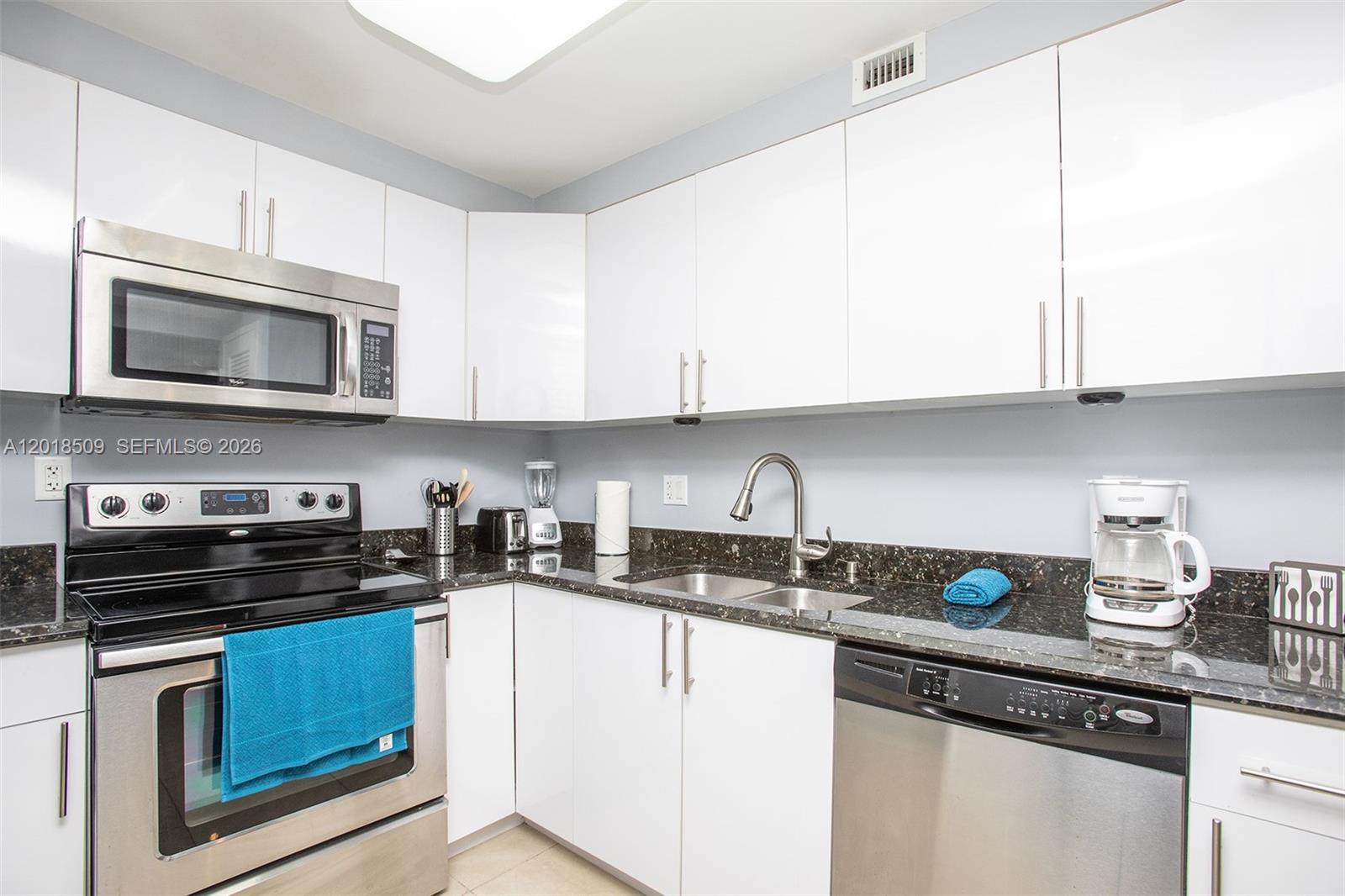 A12018509 Property Photo 13