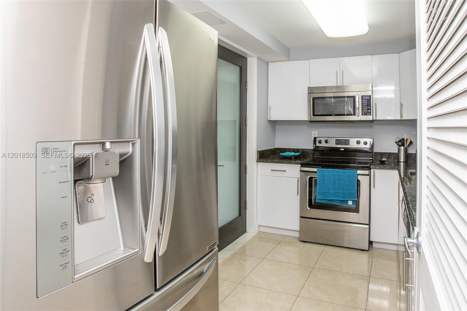 A12018509 Property Photo 16