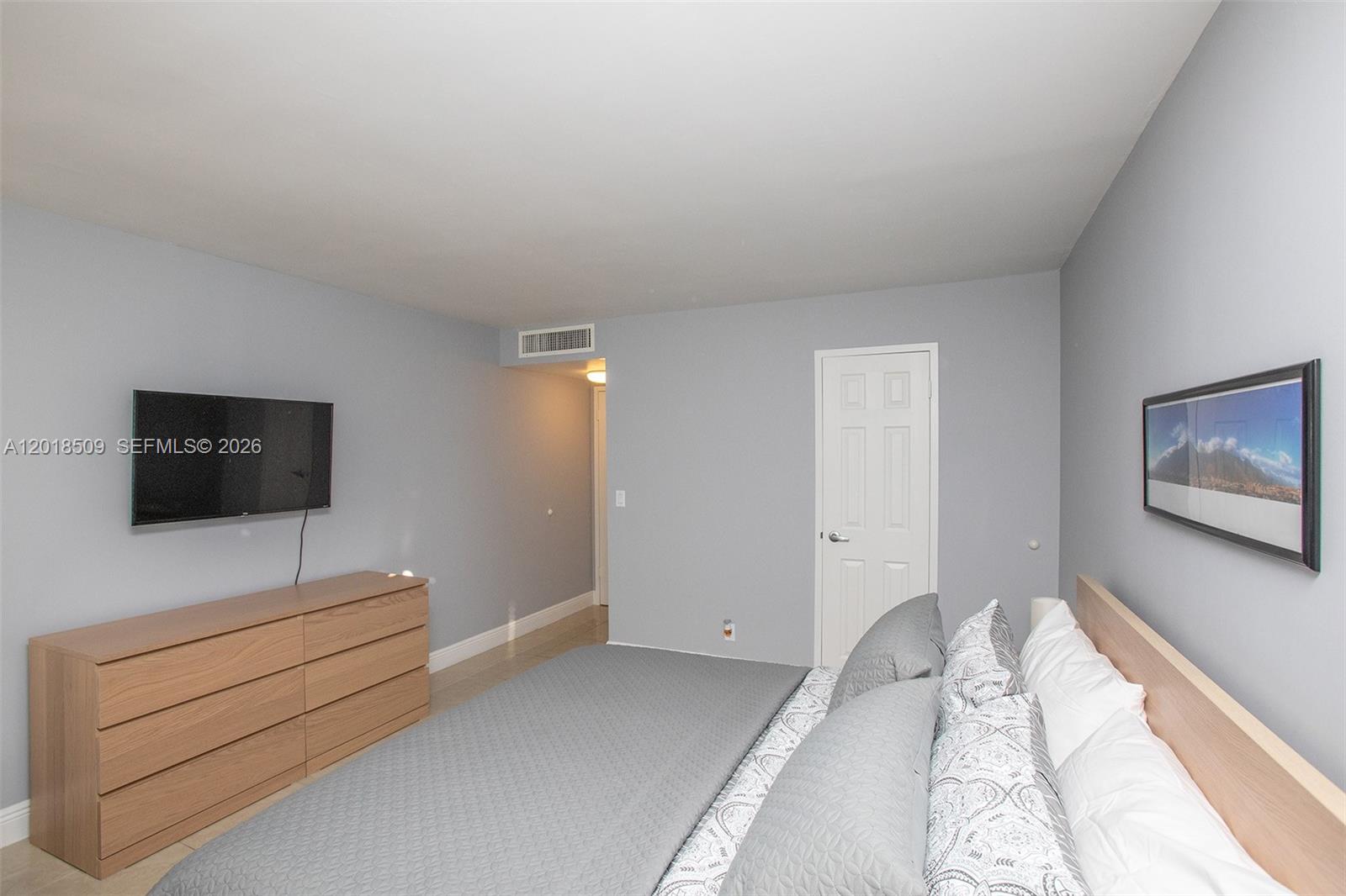 A12018509 Property Photo 26