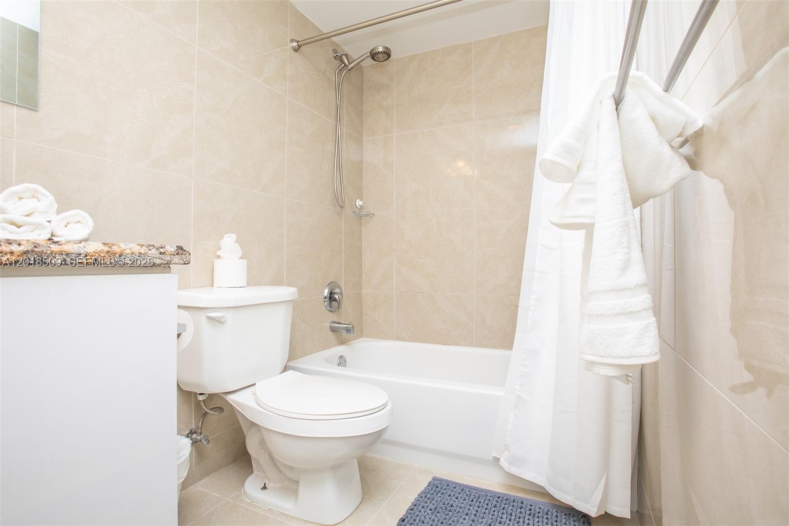 A12018509 Property Photo 32
