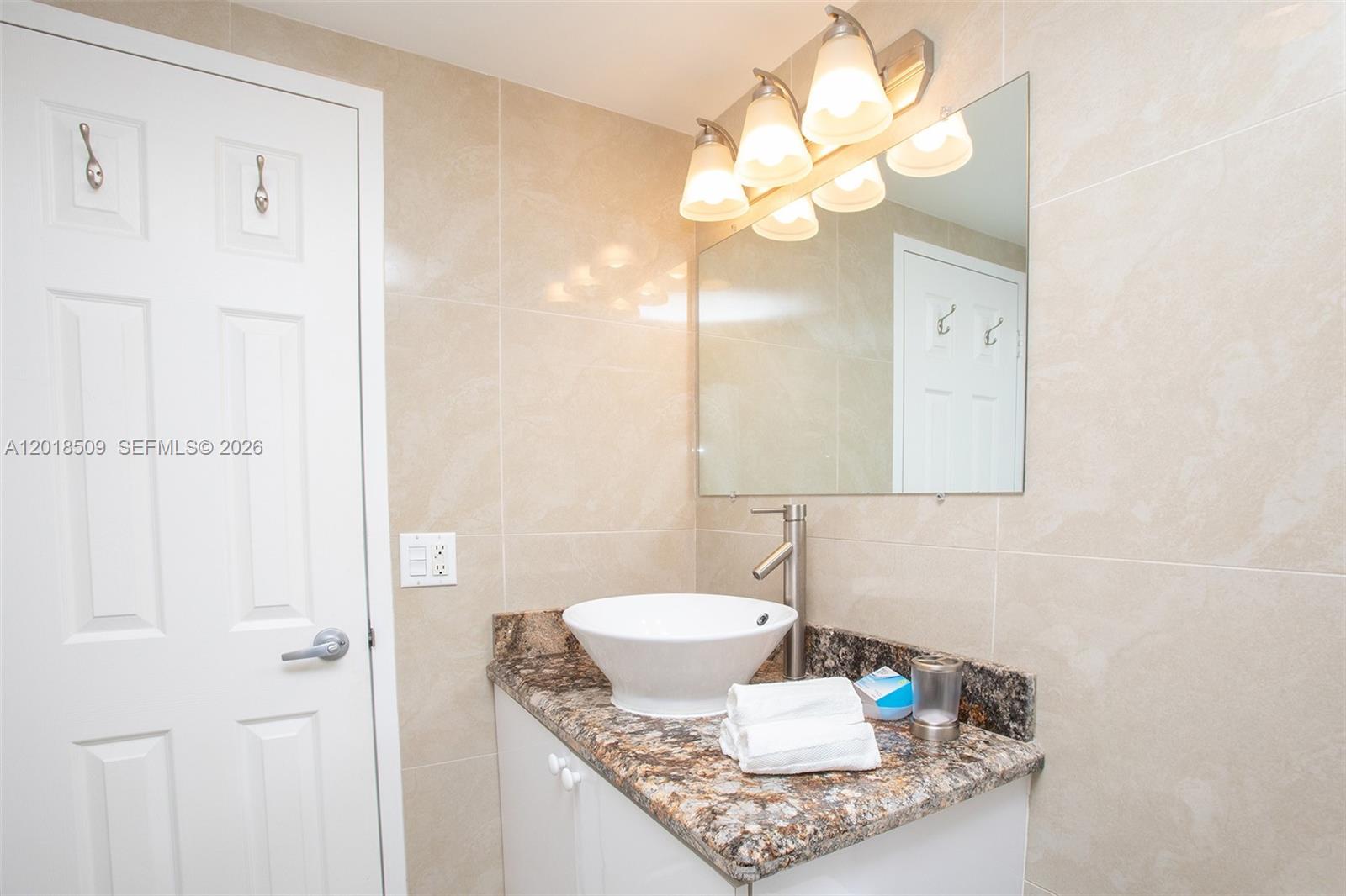 A12018509 Property Photo 34