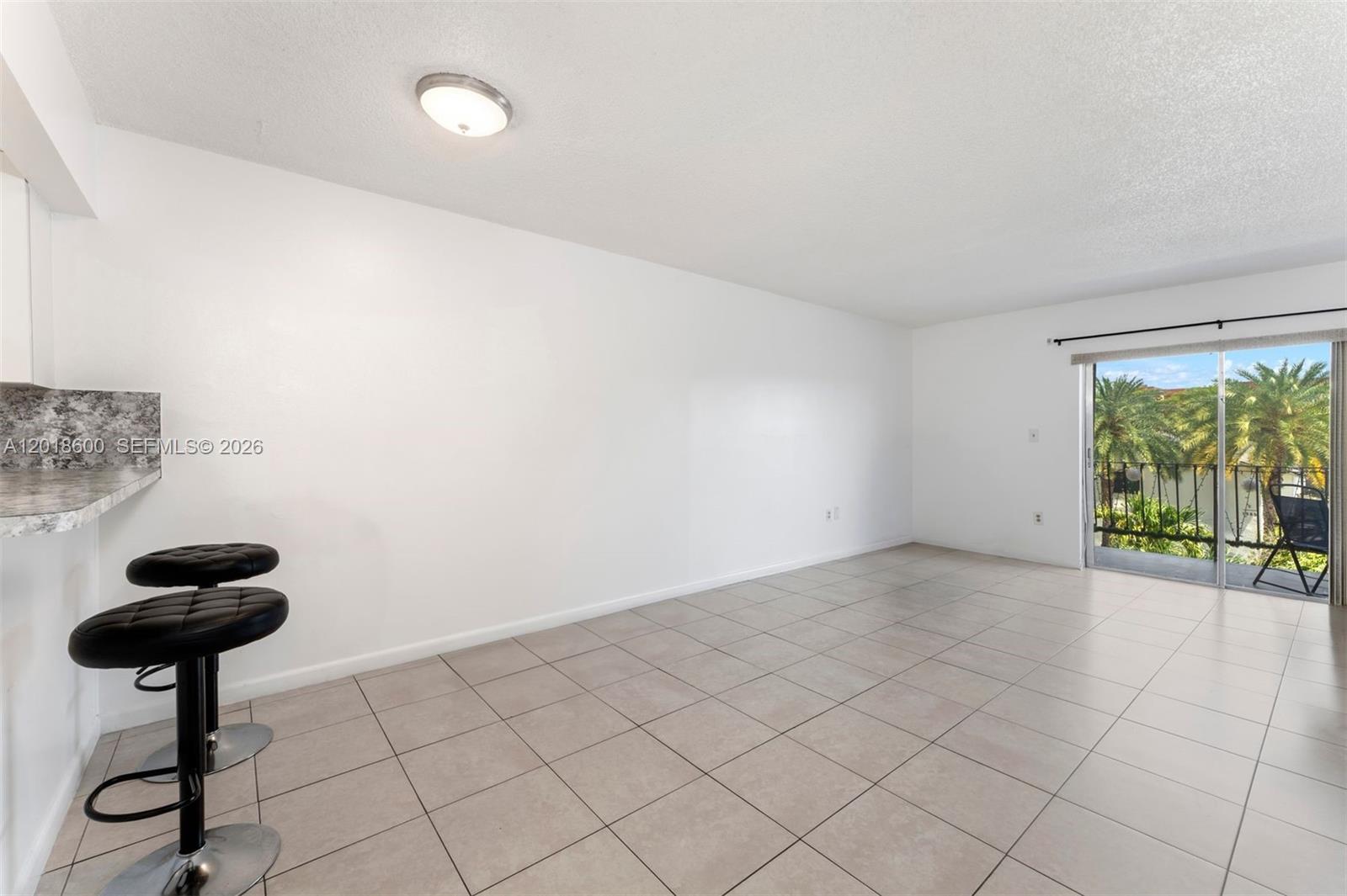 1900 W 54th Street 220 Property Photo 4
