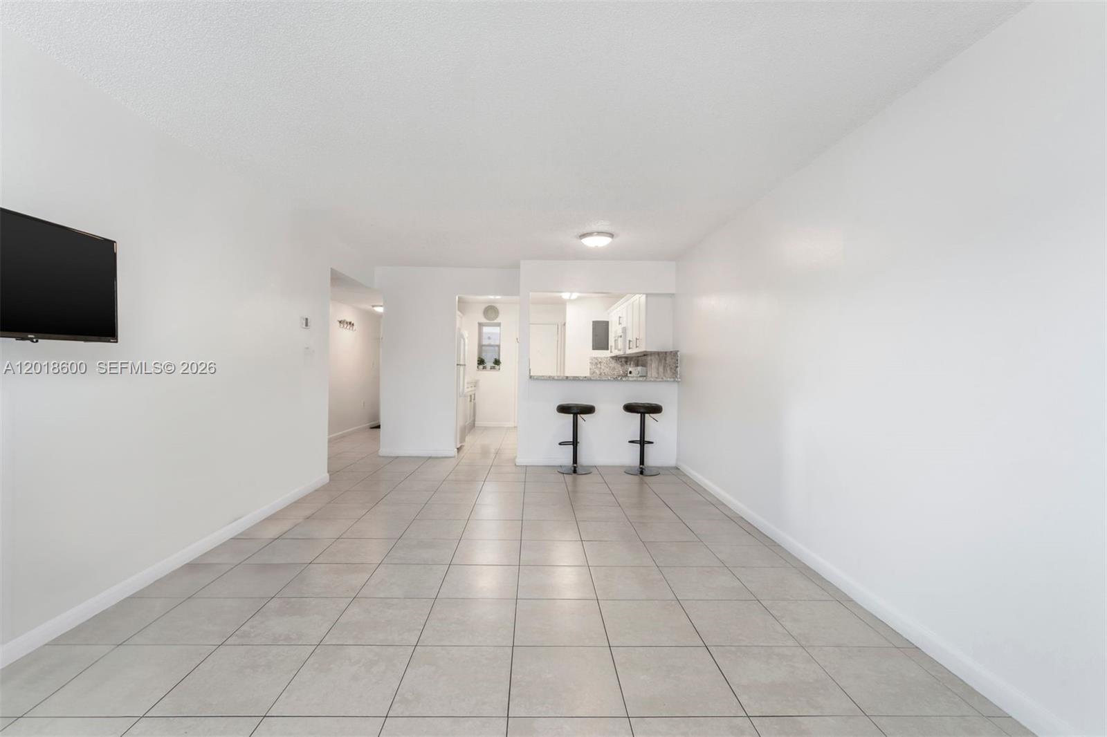 1900 W 54th Street 220 Property Photo 5