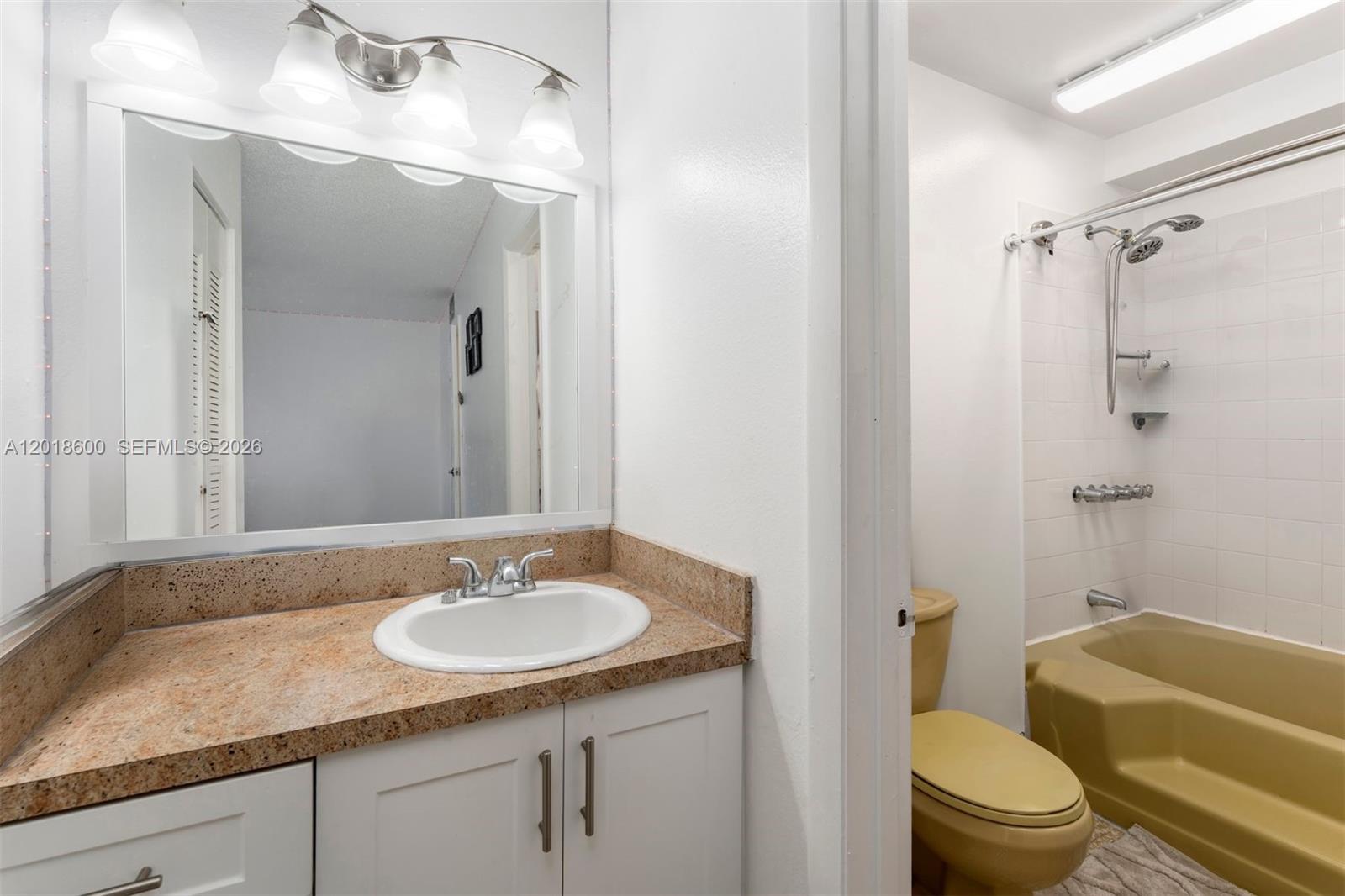1900 W 54th Street 220 Property Photo 11