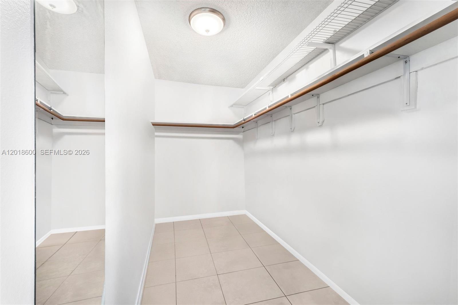 1900 W 54th Street 220 Property Photo 12