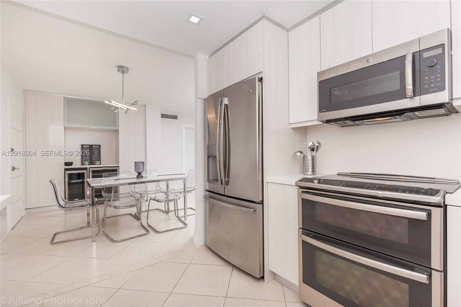 5555 Collins Avenue 9u Property Photo 3