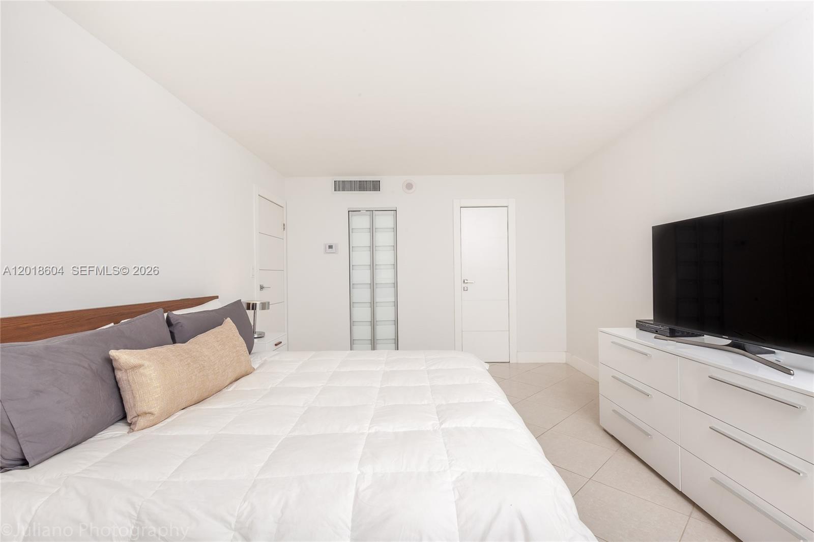5555 Collins Avenue 9u Property Photo 8
