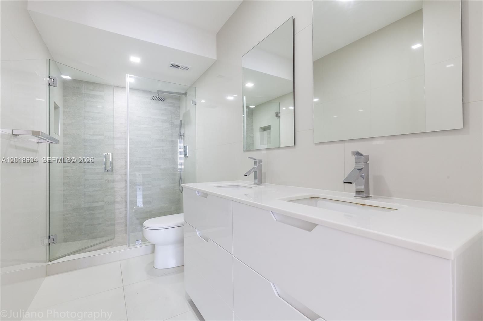5555 Collins Avenue 9u Property Photo 9