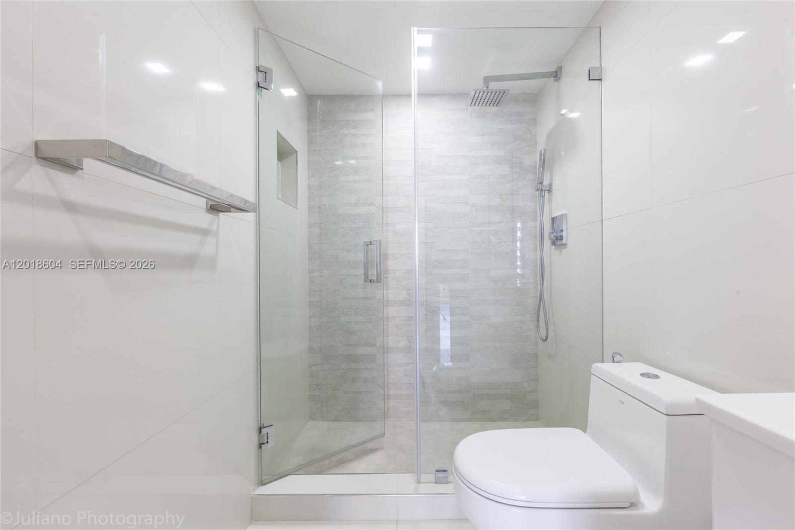 5555 Collins Avenue 9u Property Photo 27