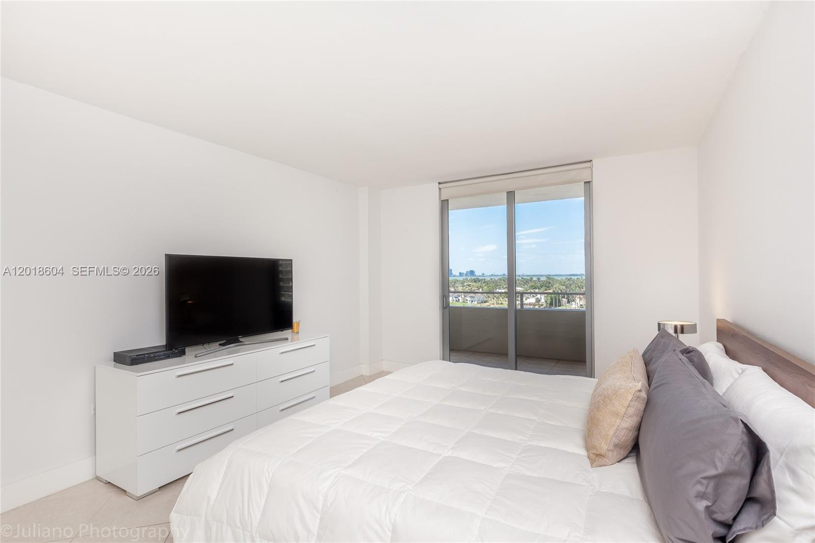 5555 Collins Avenue 9u Property Photo 32