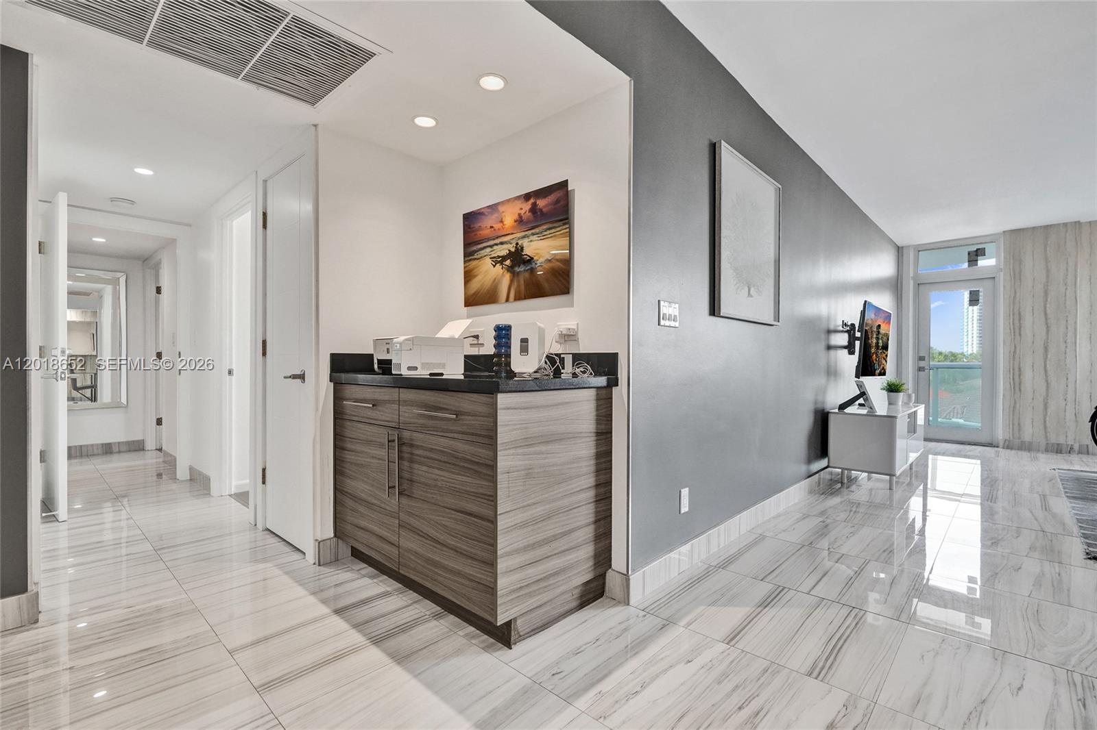 19370 Collins Avenue 426 Property Photo 15