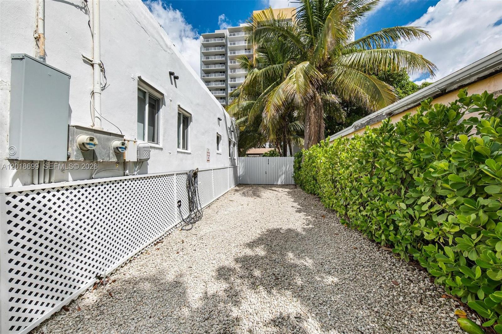 A12018699 Property Photo 3