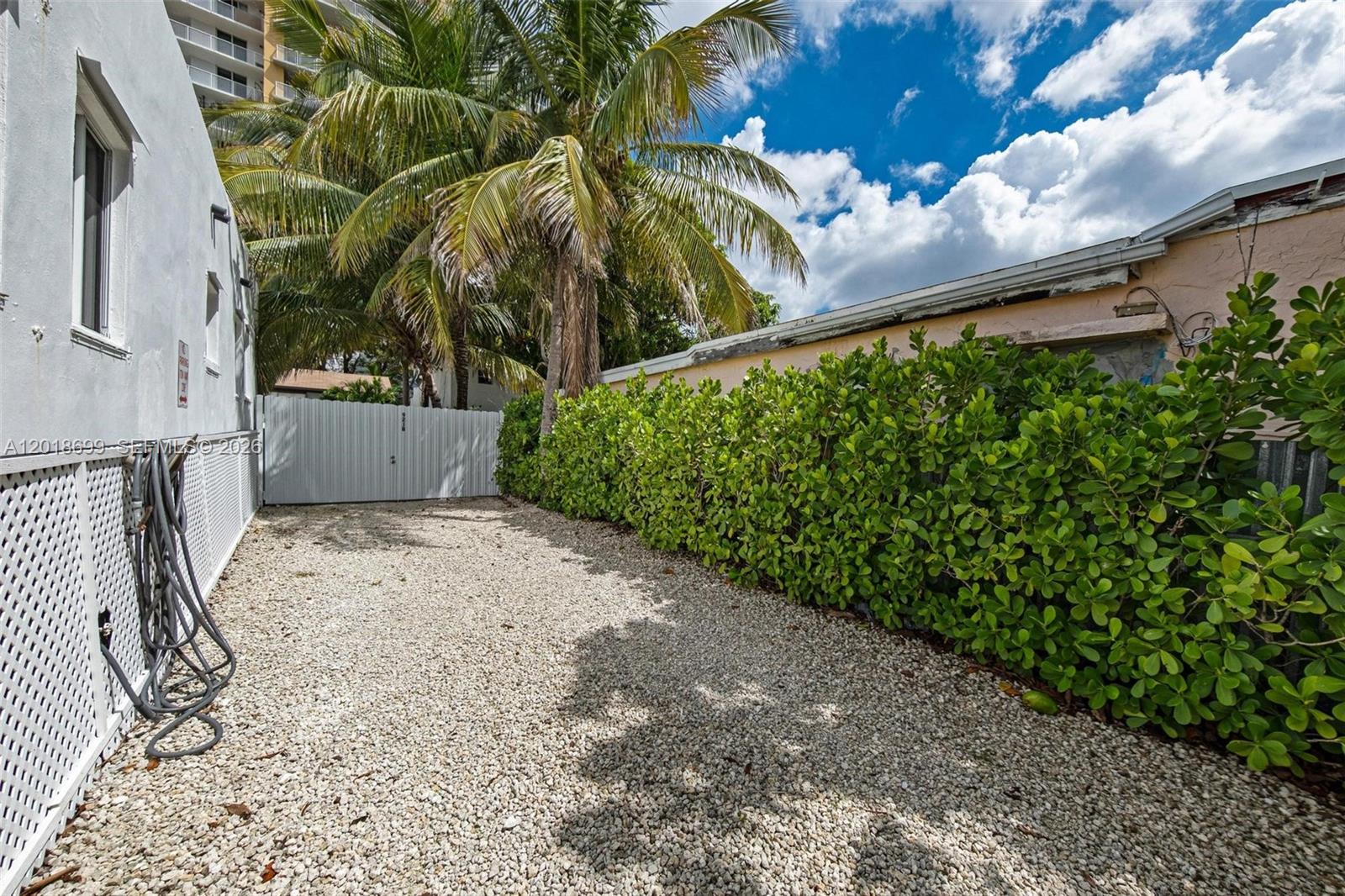 A12018699 Property Photo 4