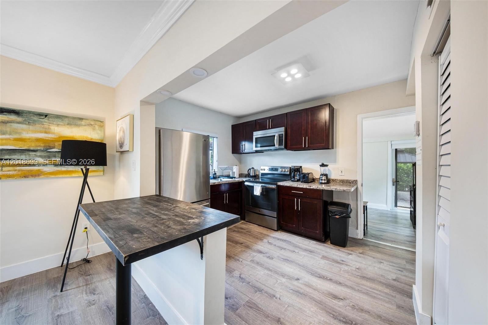 A12018699 Property Photo 23