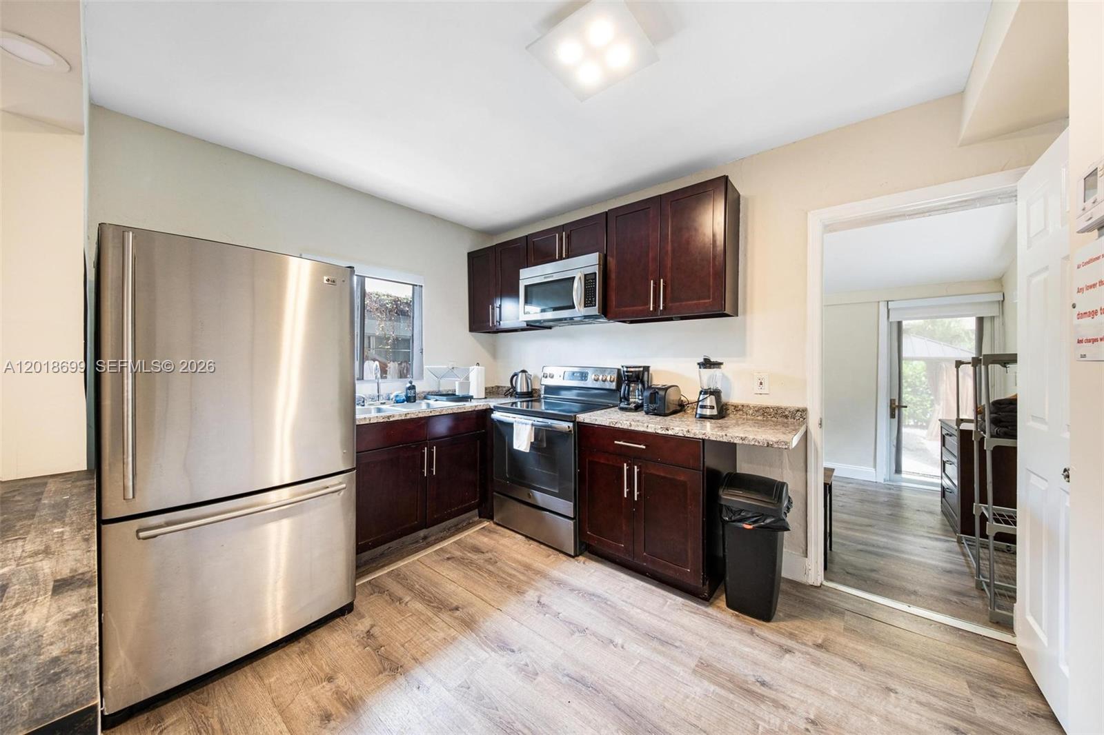 A12018699 Property Photo 24
