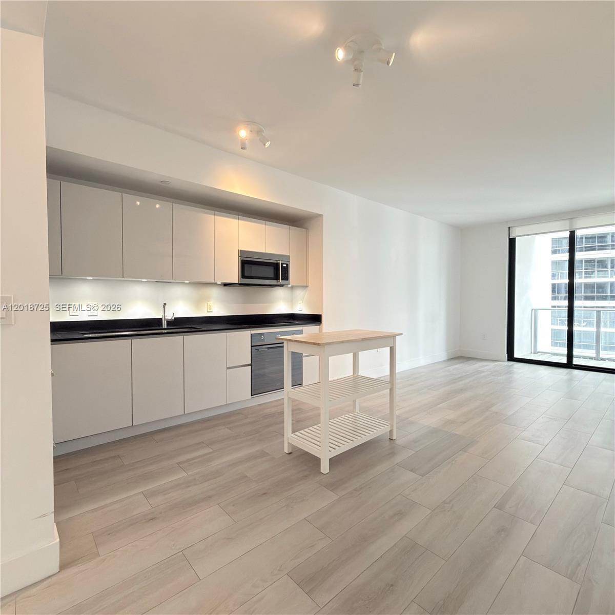 1010 Brickell Avenue 2208 Property Photo 3