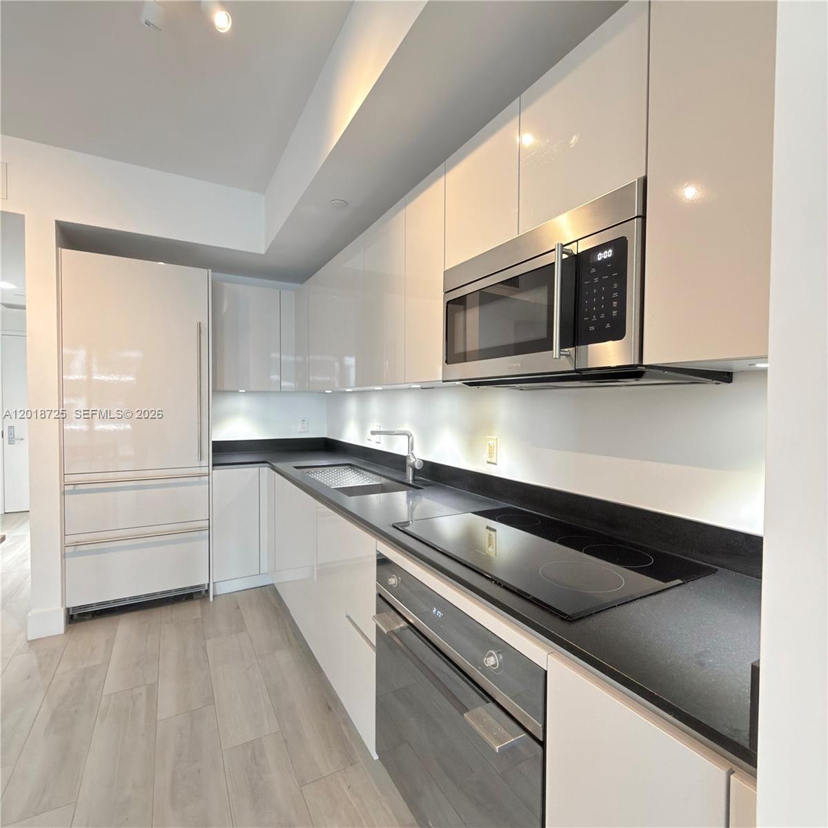 1010 Brickell Avenue 2208 Property Photo 4