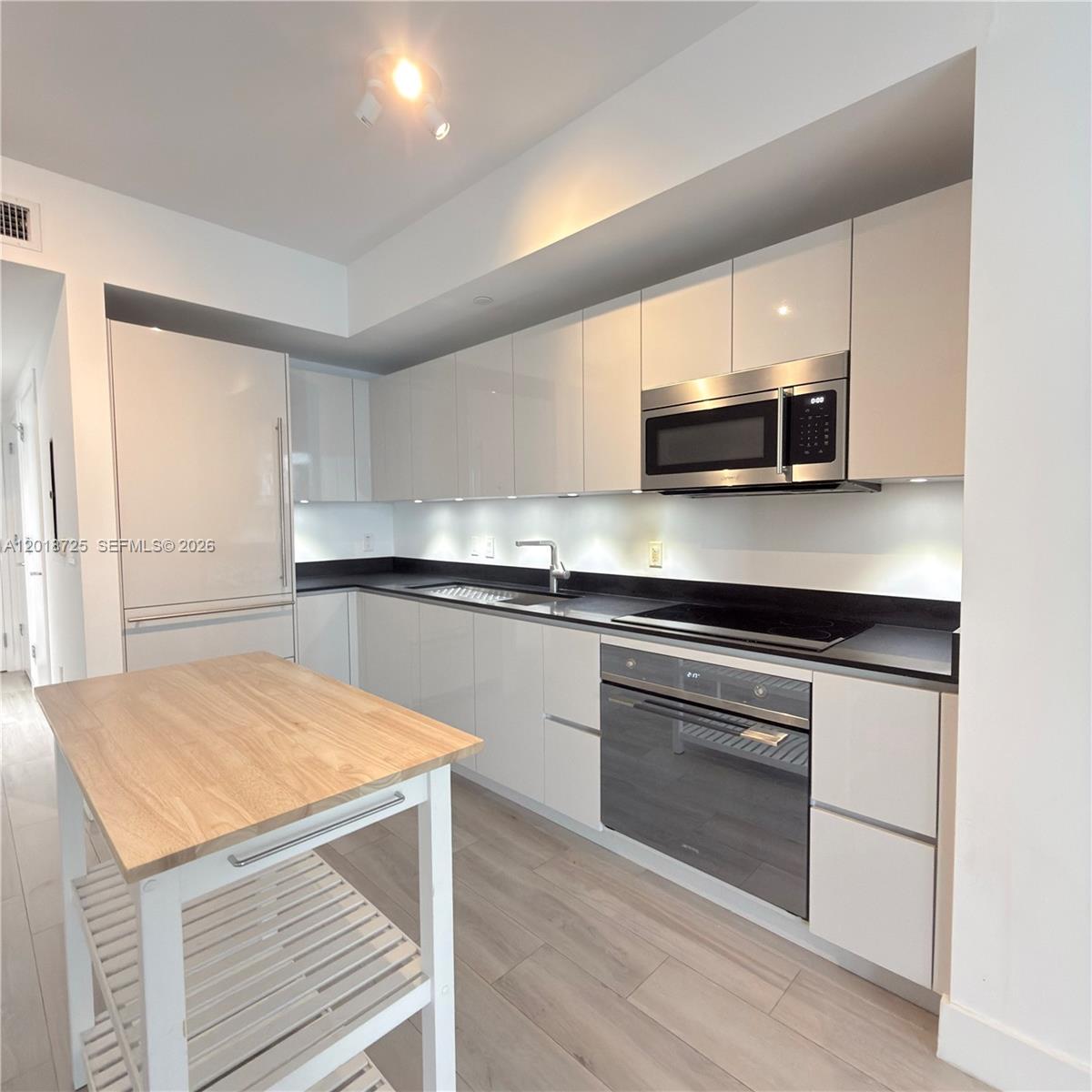 1010 Brickell Avenue 2208 Property Photo 7